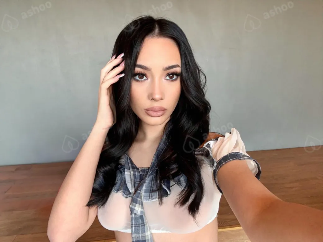 Евгения, 18